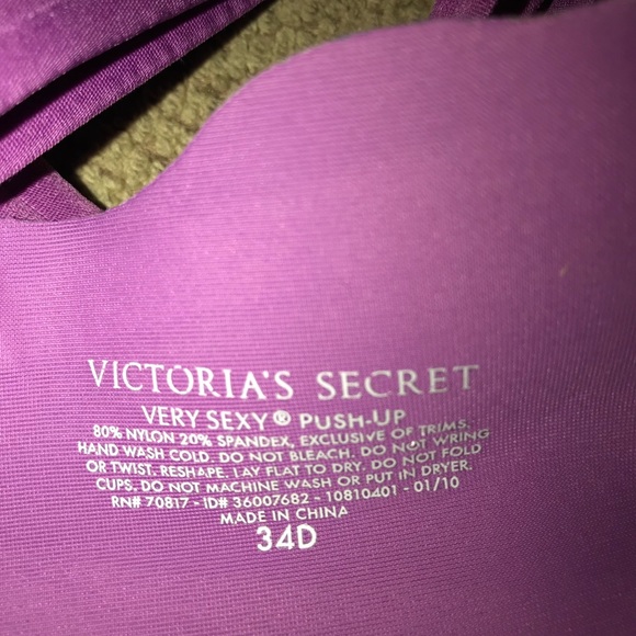 Victoria’s Secret Print Very Sexy Push Up Bra - Picture 3 of 3